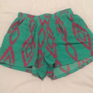 NWOT Ikat Print Soft Shorts w/ Pockets, Small